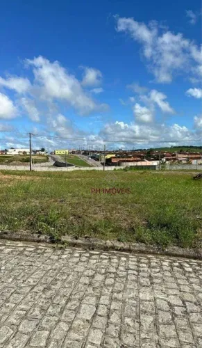 Terreno em Condomínio Fechado com Projeto Arquitetônico em Marechal Deodoro - 200m²