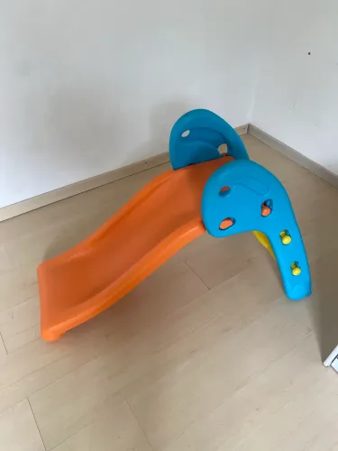 Escorregador infantil