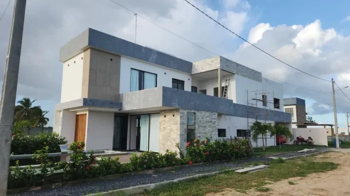 VENDO OU TROCO CASA ESPETACULAR NO CONDOMÍNIO VILA DAS ÁGUAS