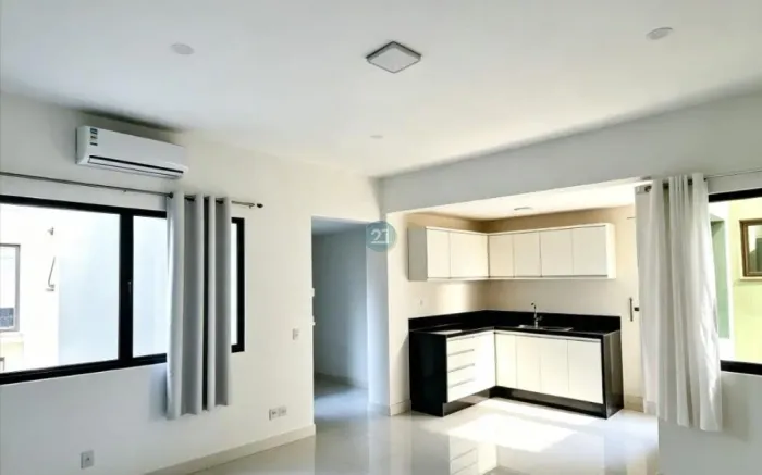 Alugo Studio clean, com elevador, portaria, 29m², no eixo do bairro Centro, Florianópolis