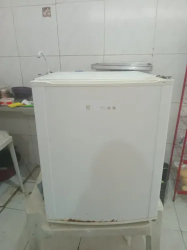 FRIGOBAR ELETROLUX R$ 300 ZAP( *