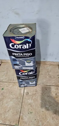 Tinha piso uma azul outra verde as duas 200 reais