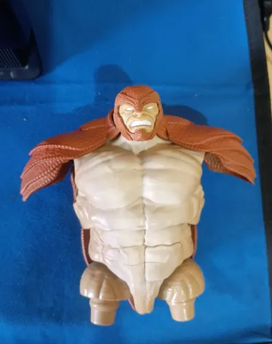 Tronco+Head  Baf Armadillo Marvel legends 