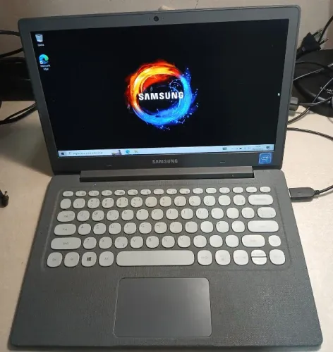 Notebook Samsung NP350XBB - Memoria 4GB SSD 120GB Tela 13.3"