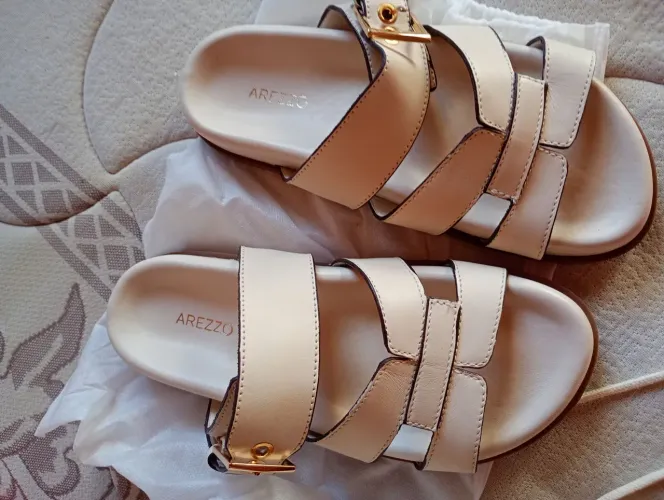 Papete em couro Arezzo 