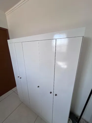 Guarda roupas seminovo