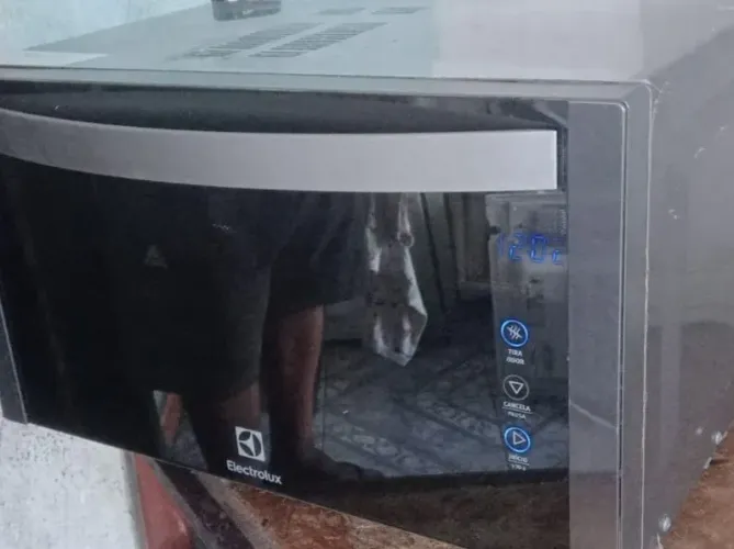 Lindo Micro-ondas Inox grill