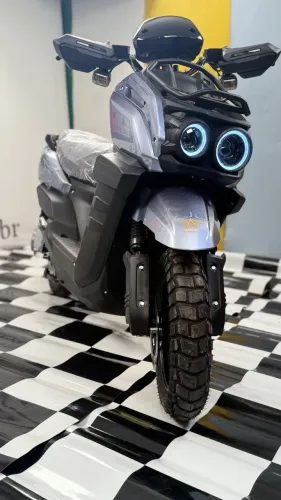 Autopropelido Moto elétrica Tank G11
