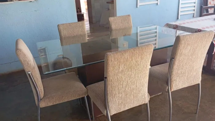 Mesa de vidro.