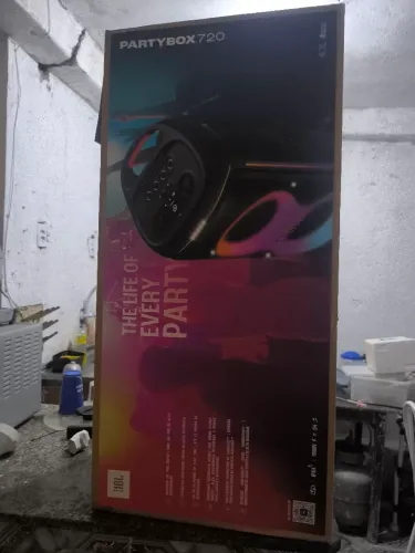 Vendo caixa JBL parcelo no cartão em 10× c juros da máquineta 