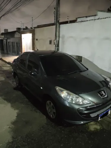 Peugeot 207 Sedan Passion XR 1.4 Flex 8V 4P 2013