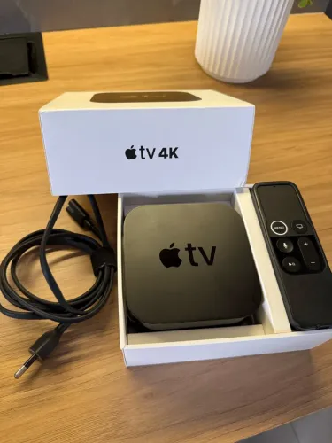 Apple TV 4K 64GB (A1842) com defeito