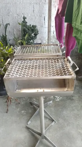 Churrasqueira toda de inox 100%inox chapa grossa pé rosqueável 700 reais 