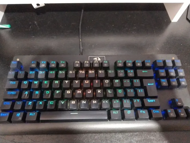 Teclado da redragon Black evenger