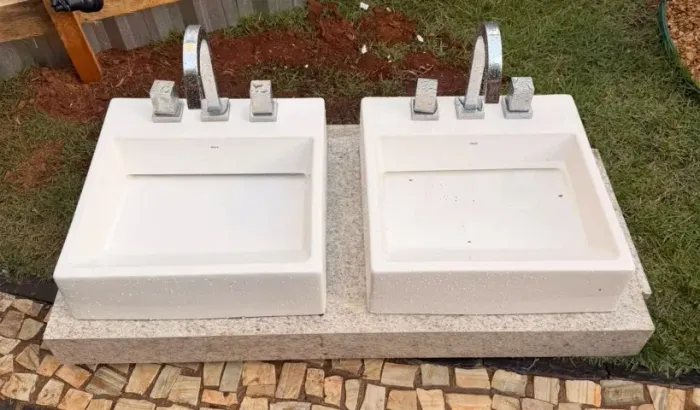 Bancada Granito + Pia + 2 Misturador