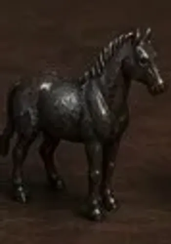 Estátua antiga cavalo de ferro