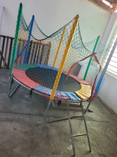 Cama elástica 2 metros (pula pula)