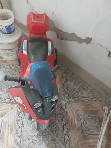 Moto elétrica pra criança. Até 8 anos 