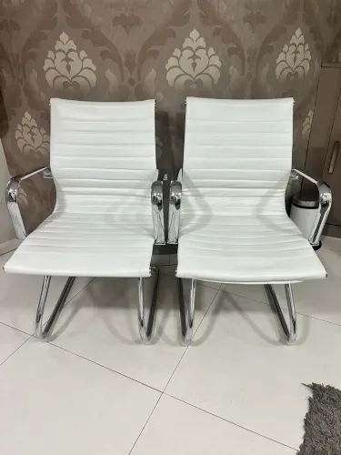 Par 2 Cadeiras Eames Branca Escritório Recepção Consultório Cromada