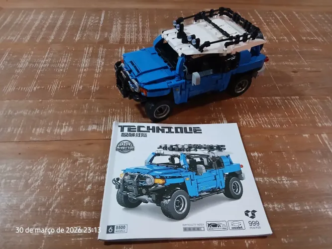 LEGO JEEP TOYOTA 999 PEÇAS