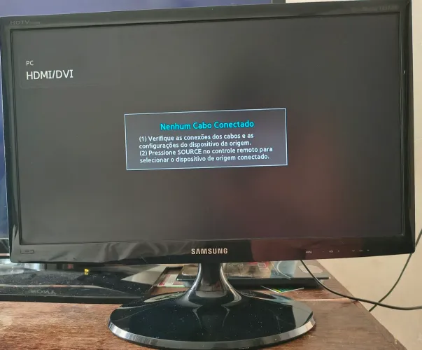 TV Monitor Samsung 22" Full HD- Com controle e base