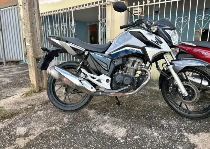 VENDO TITAN 160 TUDO EM DIAS QUITADA