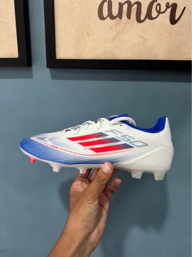 chuteira adidas