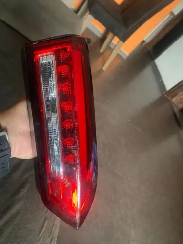 Lanterna traseira da mala Fiat cronos