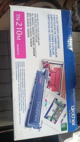 cartucho de toner Brother TN-210M, cor magenta.