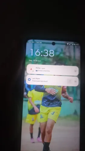 Vendo um g05 128 GB impecável.