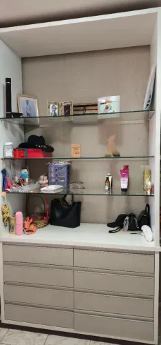 Vendo móvel em MDF e vidro 
