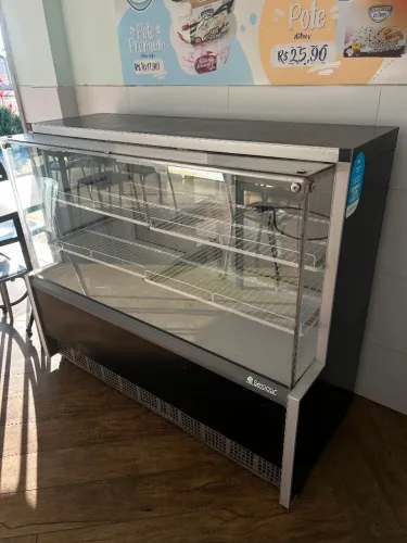 Balcão Refrigerado para bolos, tortas, etc. GPFA140R