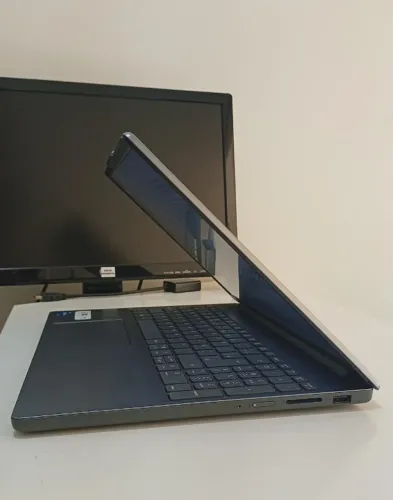 Notebook Lenovo Ideapad 3i Core i5 13420H (13ª Geração ÚLTIMAs GERAÇÕES) (Octa-Core) de a