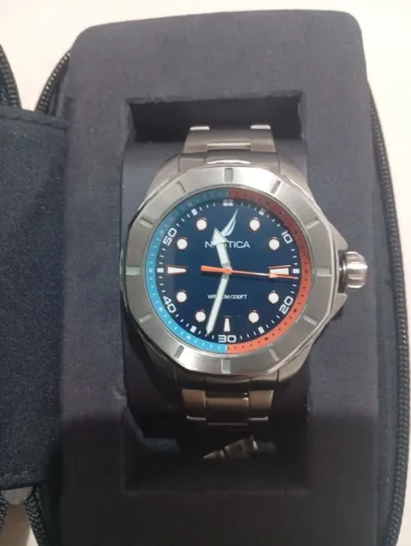 Relógio Nautica muito novo 