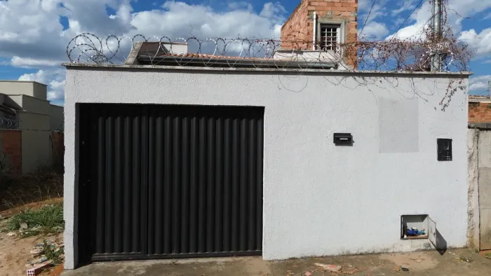 Casa, 2 quartos, 1 suíte, 75 m², 2 vagas no Residencial Rosa Morena em Trindade