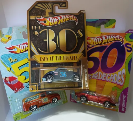 Lote Hot Wheels Cars of the Decades - Trio Raro (F-100, Corvette, Neet Streeter)