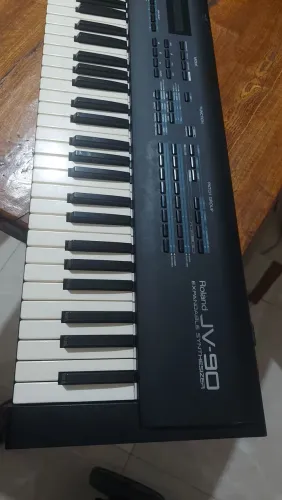 Roland JV90 (Revisado e impecável)