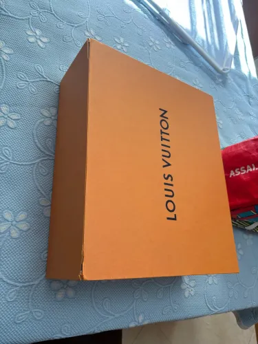 Combo caixas Dior e Louis Vuitton 