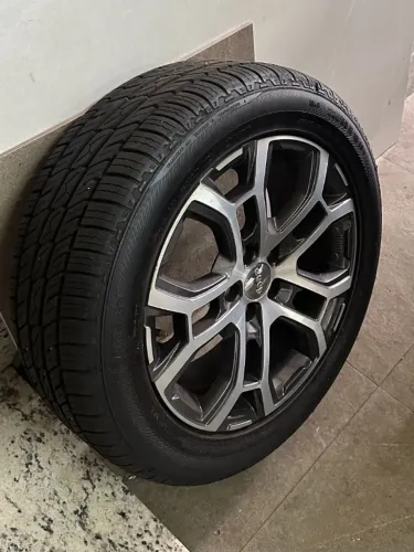 Jogo de rodas aro 18 do Jeep Compass