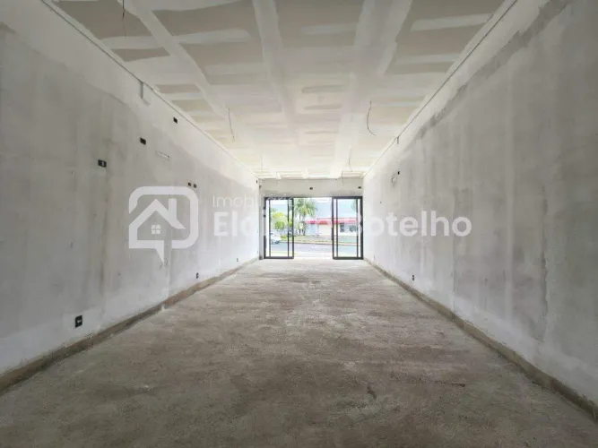 Loja para Aluguel - 43,65 m² no Jardim Karaíba, Uberlândia