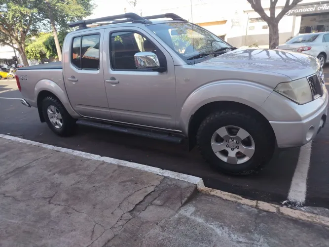Nissan Frontier LE CD 4X4 2.5 TB Diesel Aut. 2011