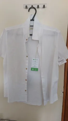 Camisa branca, nova, nunca usada c etiqueta