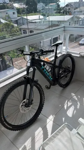 Bicicleta elétrica Trek Rail 5 e-bike Estado de nova
