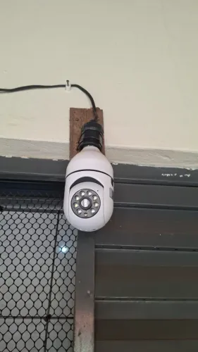 Câmera Wifi estilo lâmpada