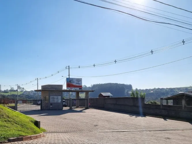 Venda de Terreno em Condomínio em Novo Hamburgo-RS, bairro Lomba Grande