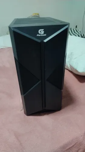Gabinete gamer Fortrek + Fonte 400w 80 plus