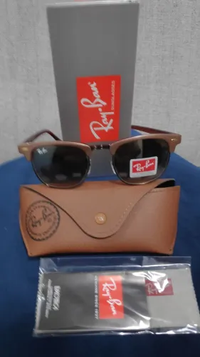 Óculos ClubMaster Sport astes dourada