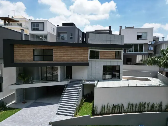 Casa nova com 4 suítes e 4 vagas à Venda, 372m2 em Condomínio Real Park, Arujá, SP