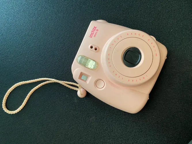 Câmera instantânea Fujifilm Instax (rosa)