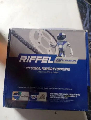 Vendo um kit de corrente de moto riffel da 160 aço 1045